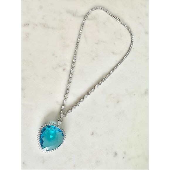 Large bright blue pendant cubic zirconia necklace - Picture 1 of 8